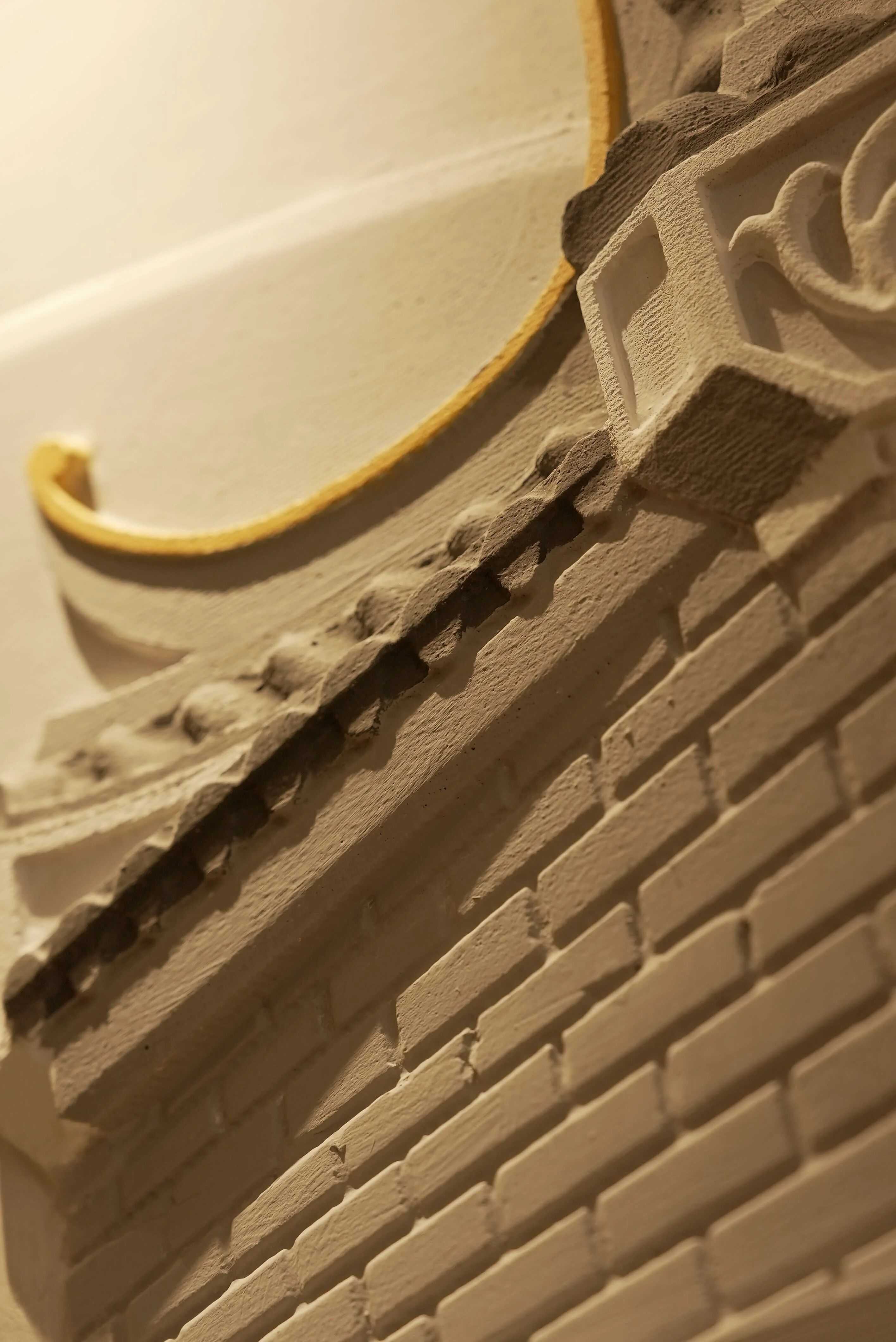 Foamed_Ceramics_Bas_Relief